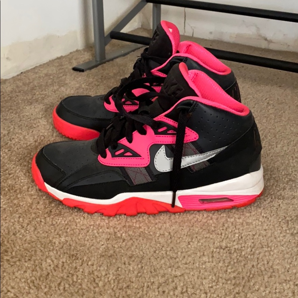 Nike sneakers size 6Y